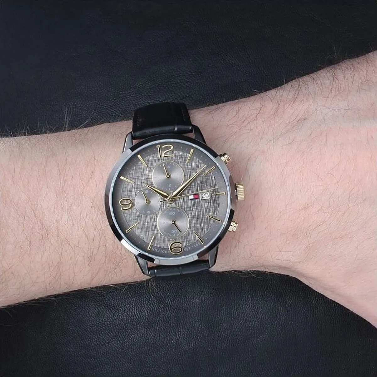 1710357-tommy-hilfiger-watch-men-gray-dial-leather-black-strap-quartz-battery-analog-chronograph-liam_10