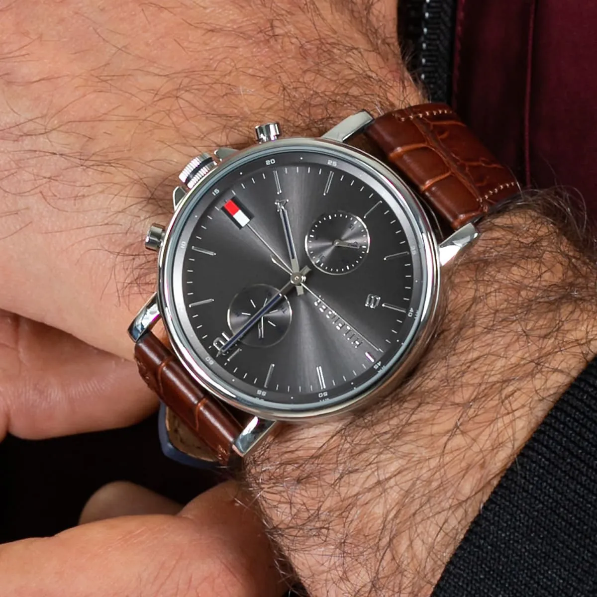 1710416-tommy-hilfiger-watch-men-gray-dial-leather-brown-strap-quartz-battery-analog-three-hand-daniel_10