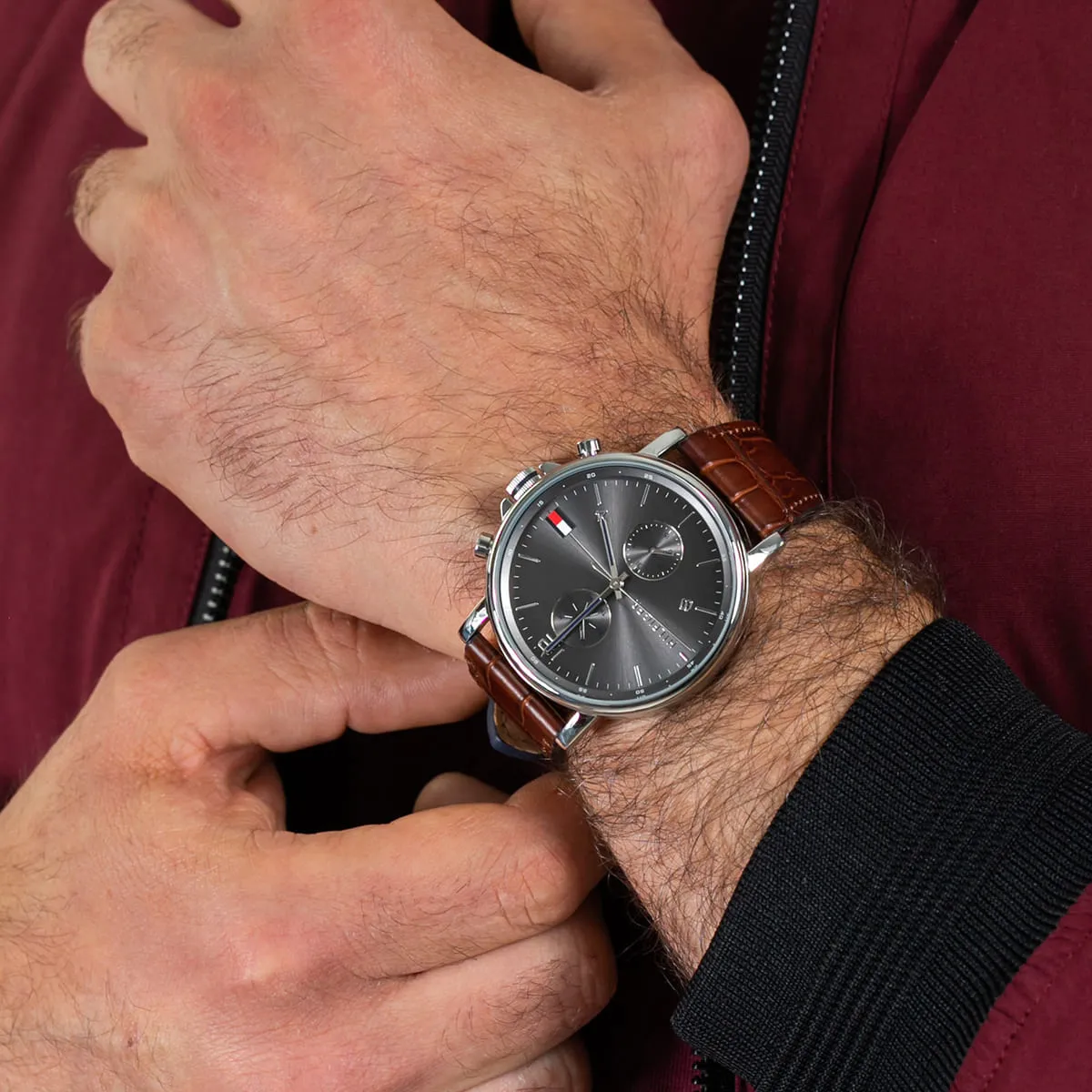 1710416-tommy-hilfiger-watch-men-gray-dial-leather-brown-strap-quartz-battery-analog-three-hand-daniel_12