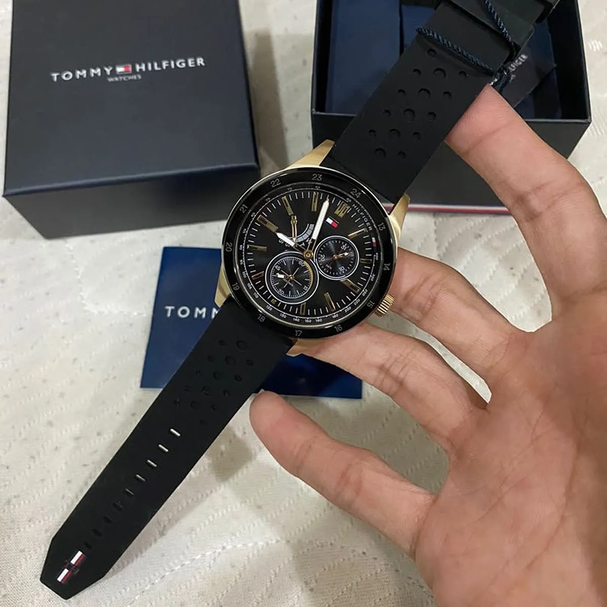 1791636-tommy-hilfiger-watch-men-black-dial-rubber-strap-quartz-battery-analog-three-hand-austin_17